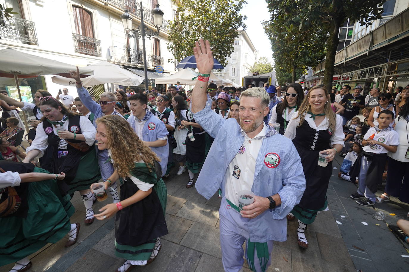 El primer paseíllo de fiestas de Vitoria, en imágenes