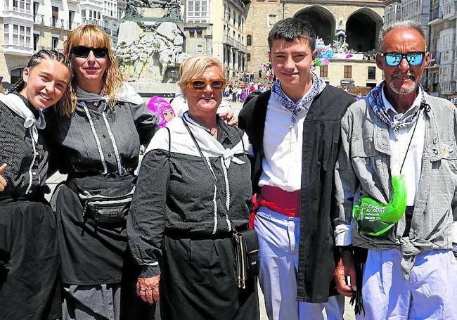 Irati Collantes, Alicia Méndez, Felisa Tavares, Erick León y Manolo Méndez.