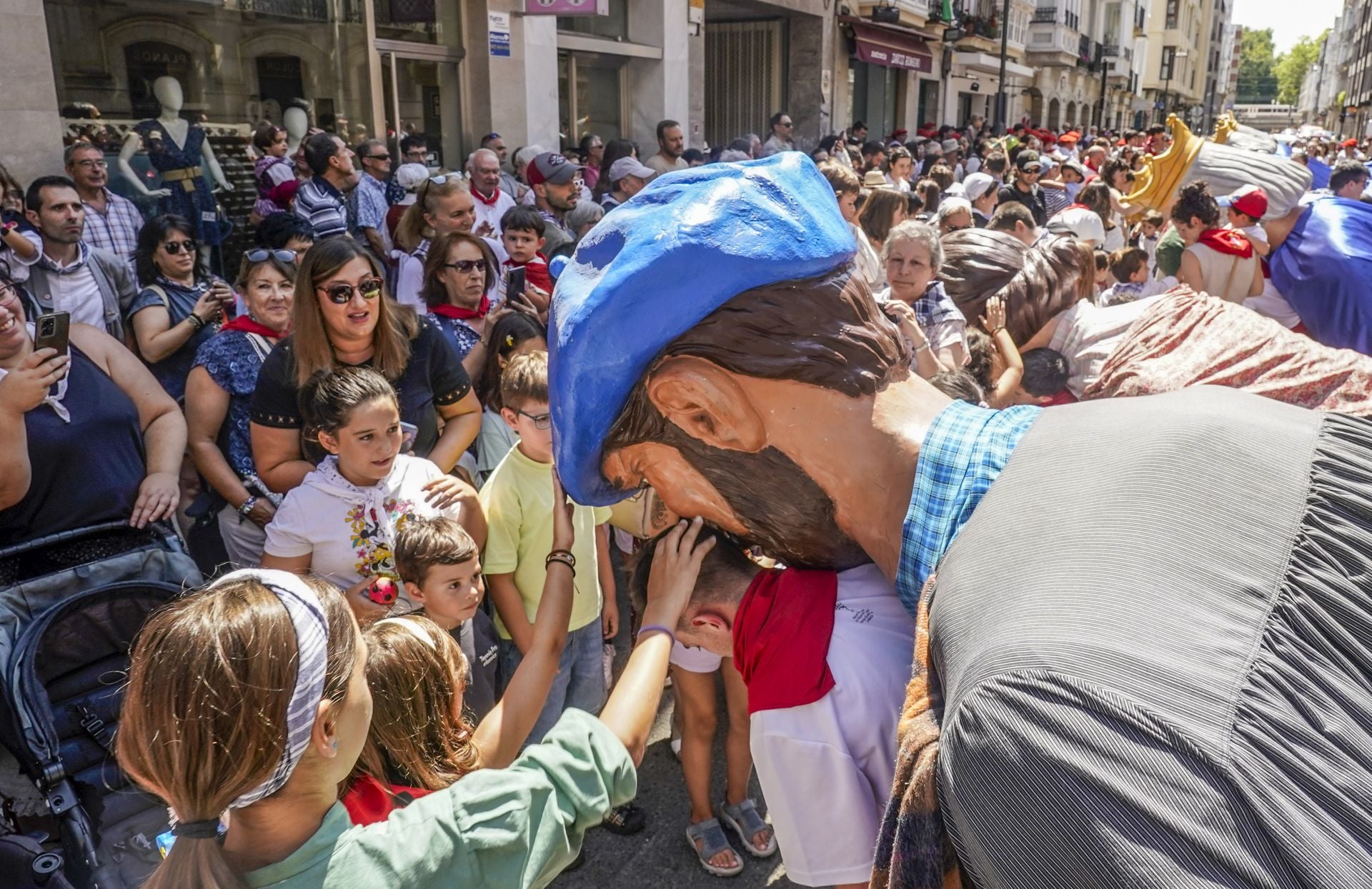 La despedida de la comparsa de Gigantes y Cabezudos, en imágenes