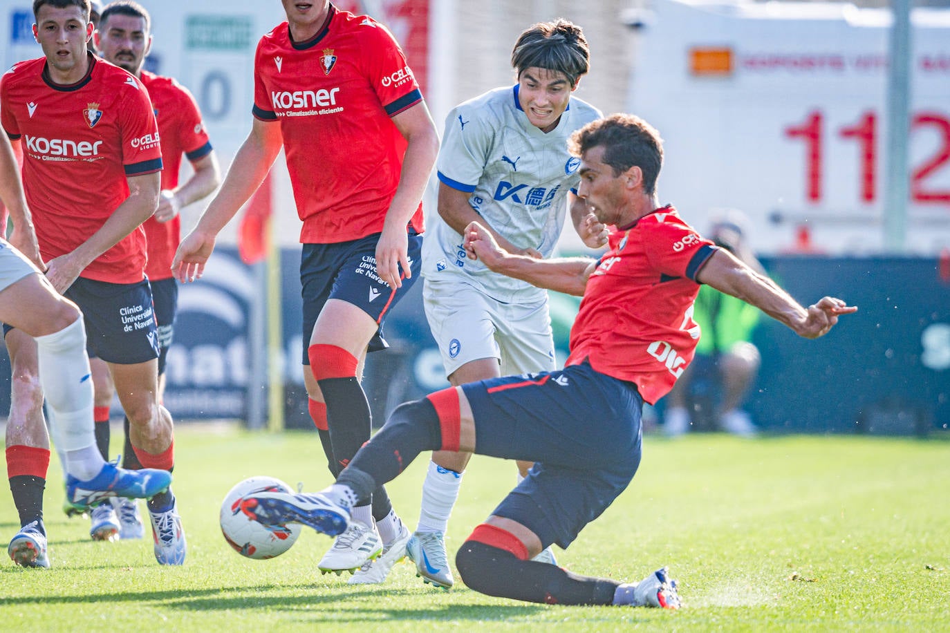 Las mejores imágenes del amistoso del Alavés ante el Osasuna