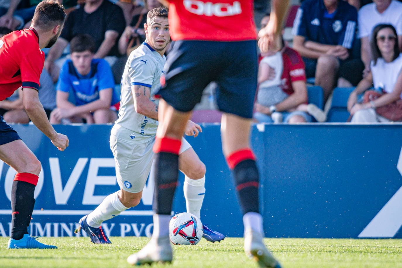 Las mejores imágenes del amistoso del Alavés ante el Osasuna