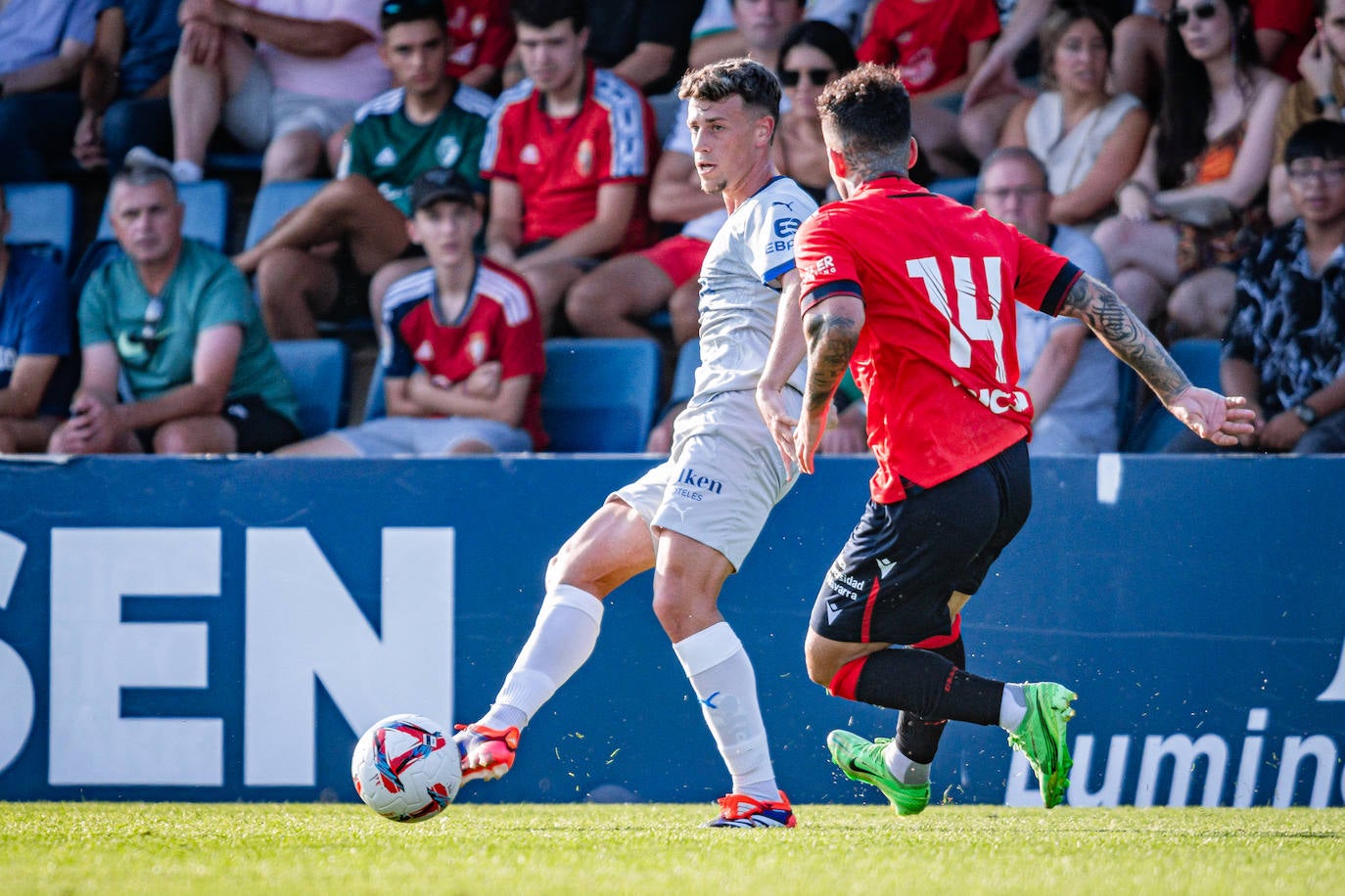 Las mejores imágenes del amistoso del Alavés ante el Osasuna