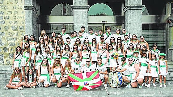 Las cuadrillas de Amurrio ajustan cuentas en su presentación