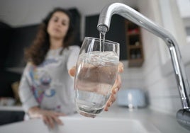 Las tasas de agua se han congelado este año y no se prevén grandes aumentos de gasto en hogares.