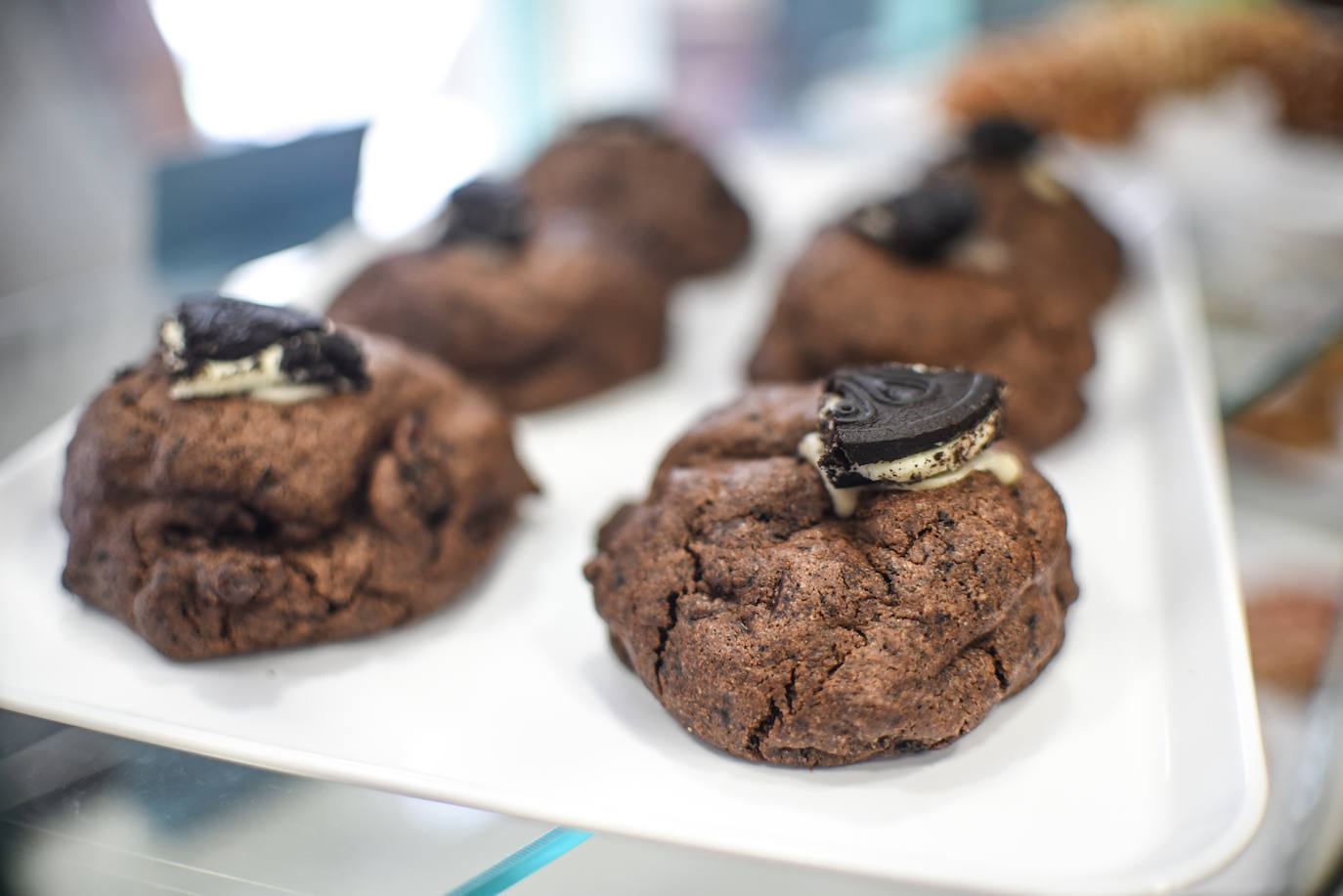 Erica, la bióloga estadounidense que acaba de abrir una tienda de galletas sin gluten en Bilbao