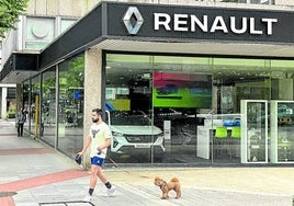 El concesionario de la Renault de la Gran Vía abrió sus puertas hace casi medio siglo.