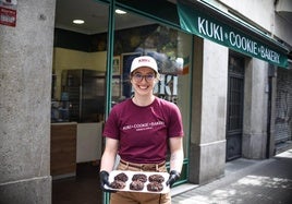 Erica, la bióloga estadounidense que acaba de abrir una tienda de galletas sin gluten en Bilbao