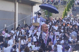 Óscar Salgado da vida desde el 2010 al hechicero, inspirado en Celedón