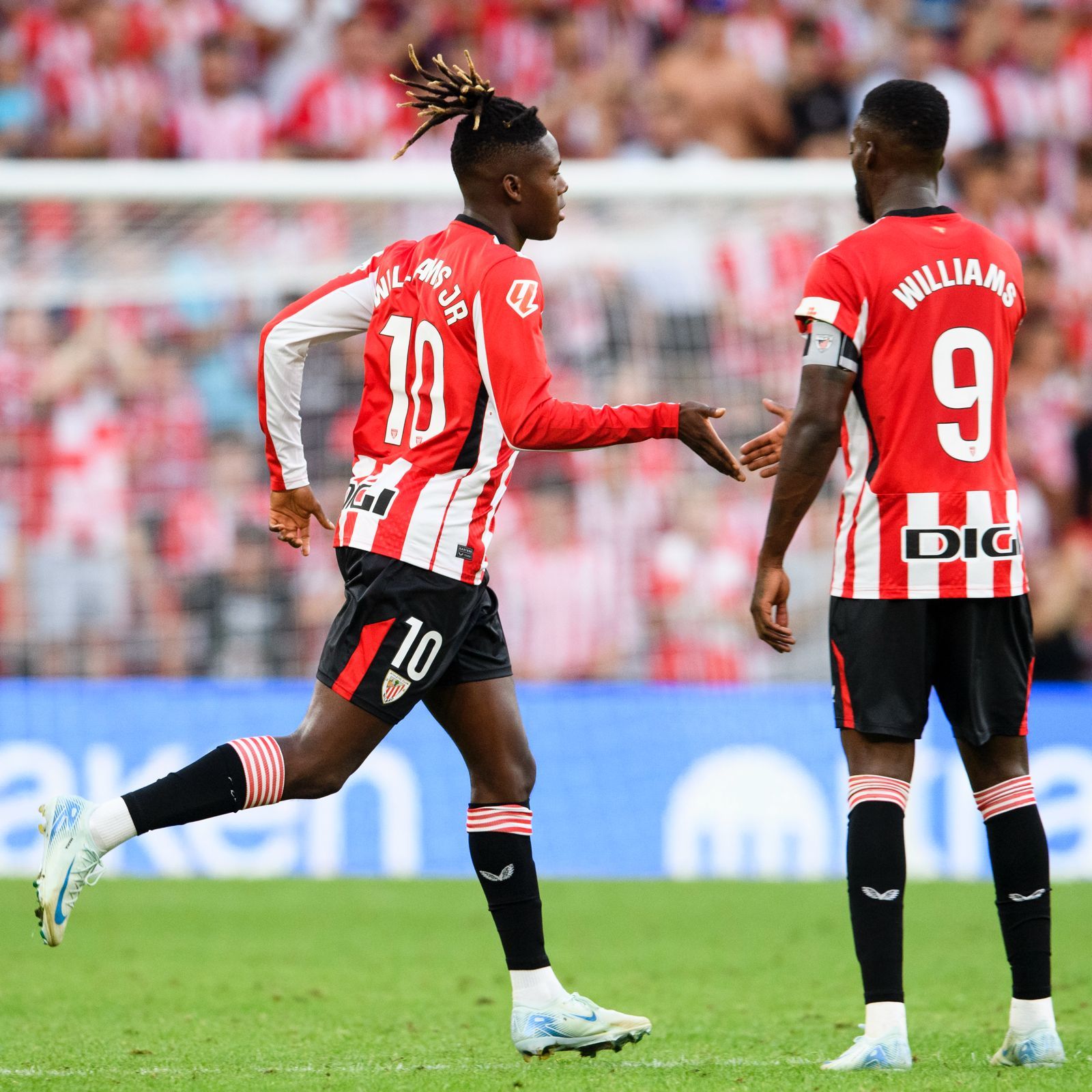 San Mamés se rinde a Nico: se pone en pie para recibirle tras rechazar al Barça