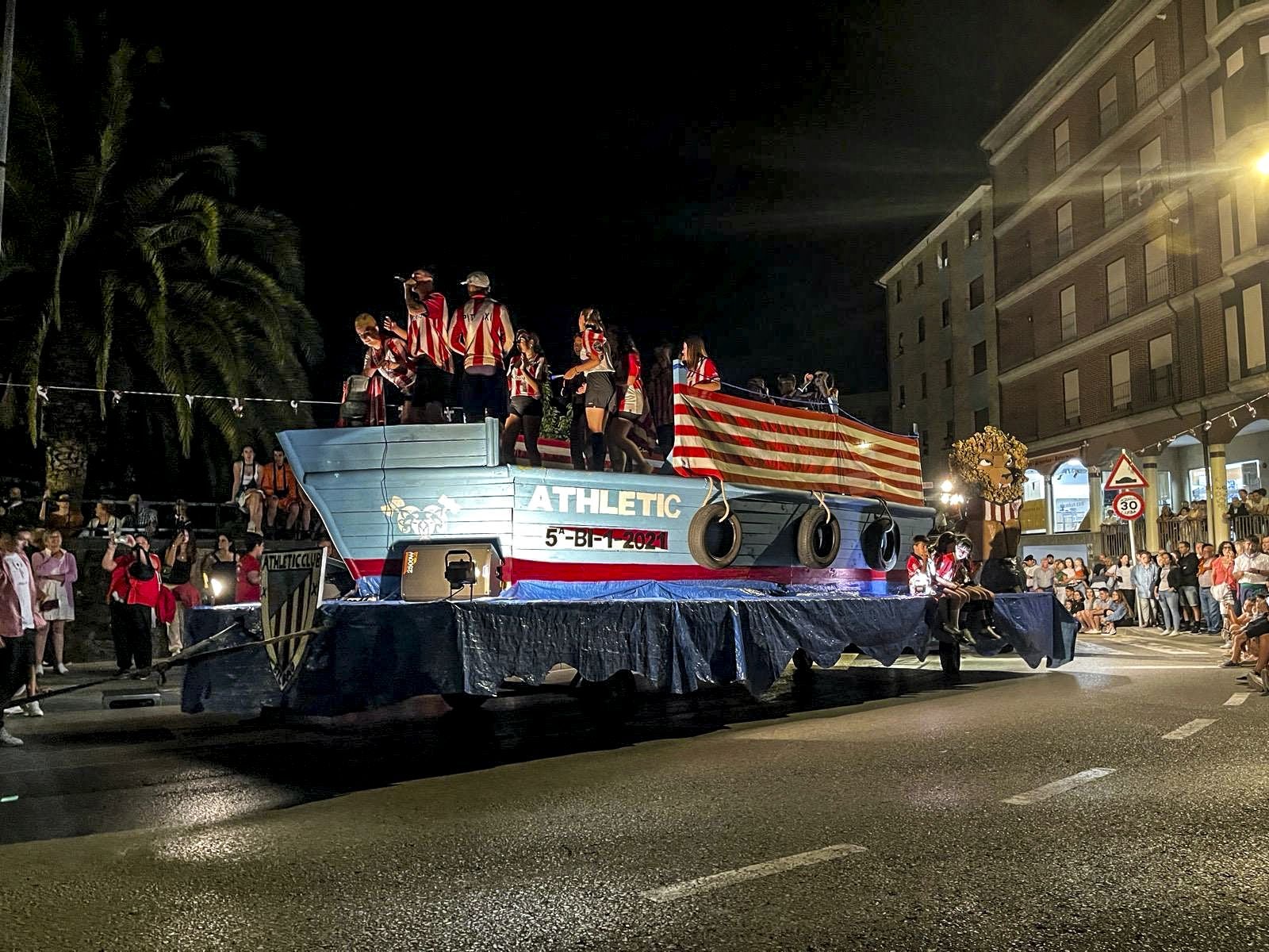 Desfile de carrozas en Amurrio