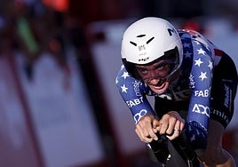 Brandon McNulty, primer líder de la Vuelta pese al viento