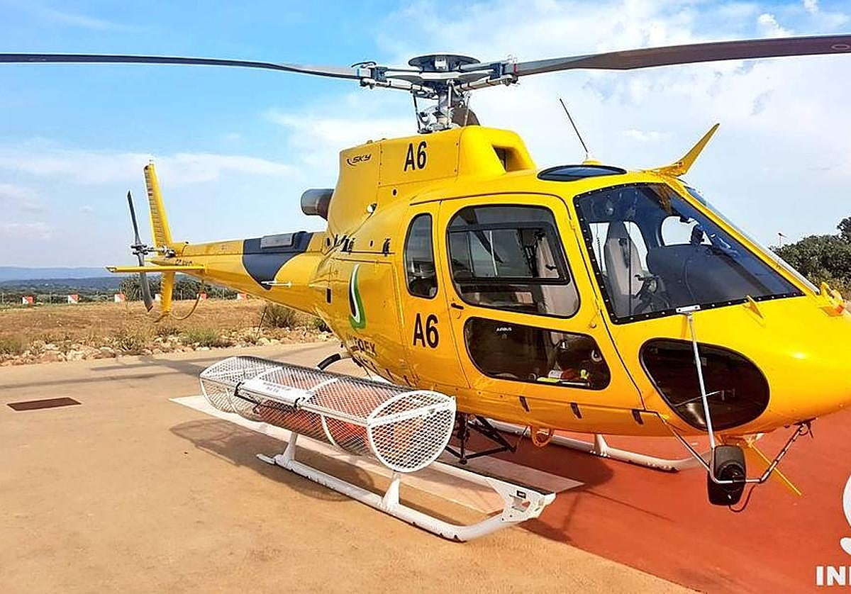 Herido de gravedad tras caerle encima el agua que descargaba un helicóptero para apagar un incendio