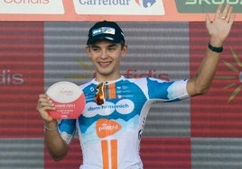 Bittner en el podio de la quinta etapa de la Vuelta a España