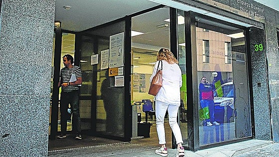 Las cooperativas logran entrar en el consejo de Lanbide tras un acuerdo histórico con Confebask