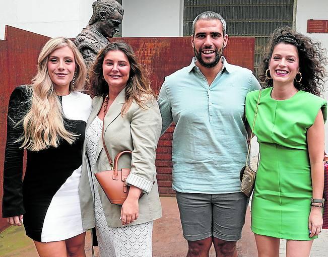 Raquel López, Carmen Arambarri, Francisco Alcaide y Sandra García.