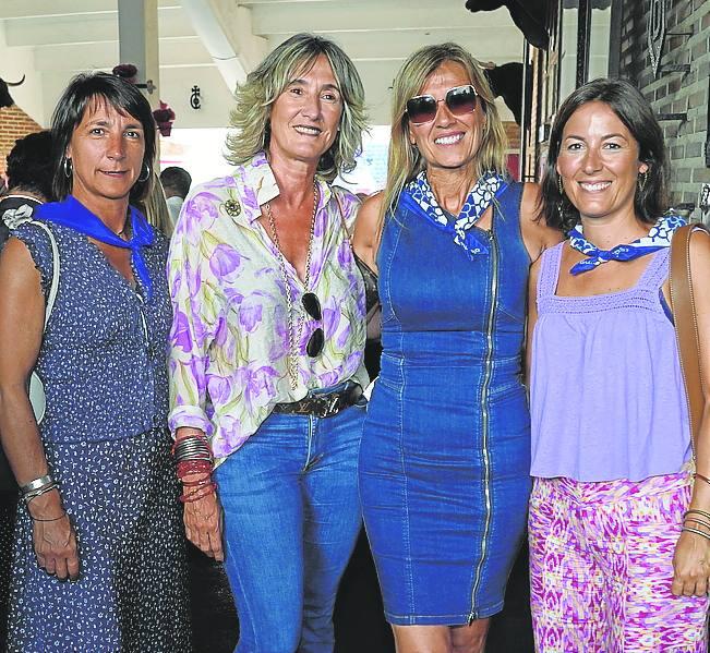 Iratxe Añorga, Ama Herrerías, Ainhoa Amilibia y Saioa Txakartegi. 