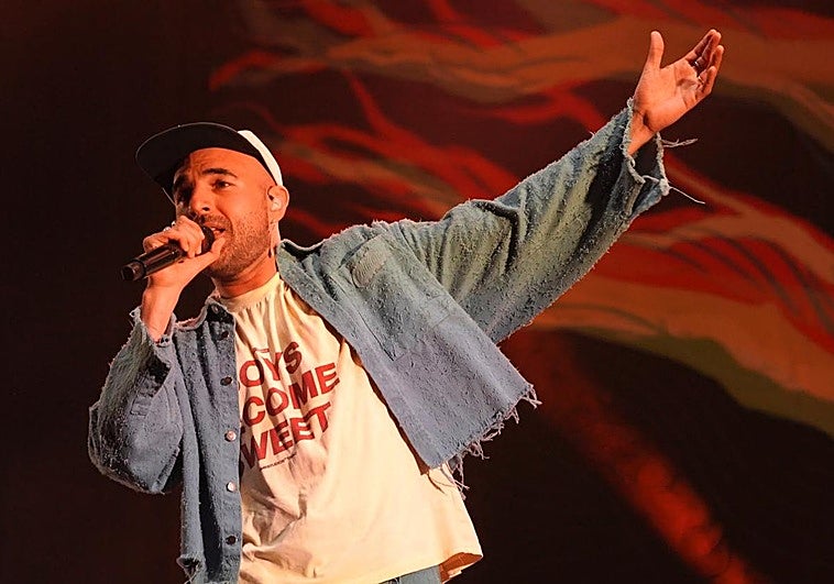 Nil Moliner durante el concierto en el Parque Europa de Bilbao en Aste Nagusia.