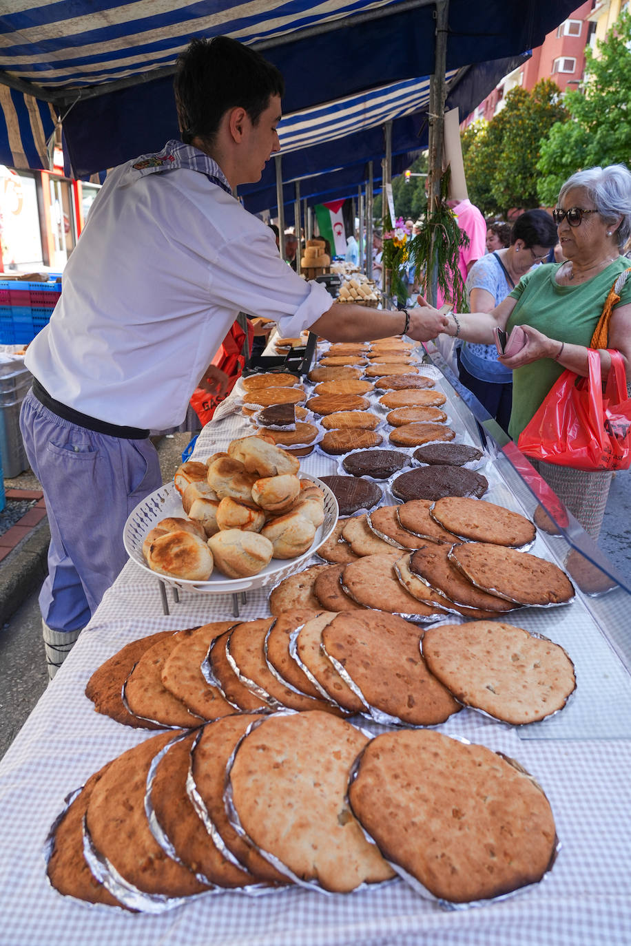 Productos de la tierra para reponer fuerzas en las fiestas de Llodio