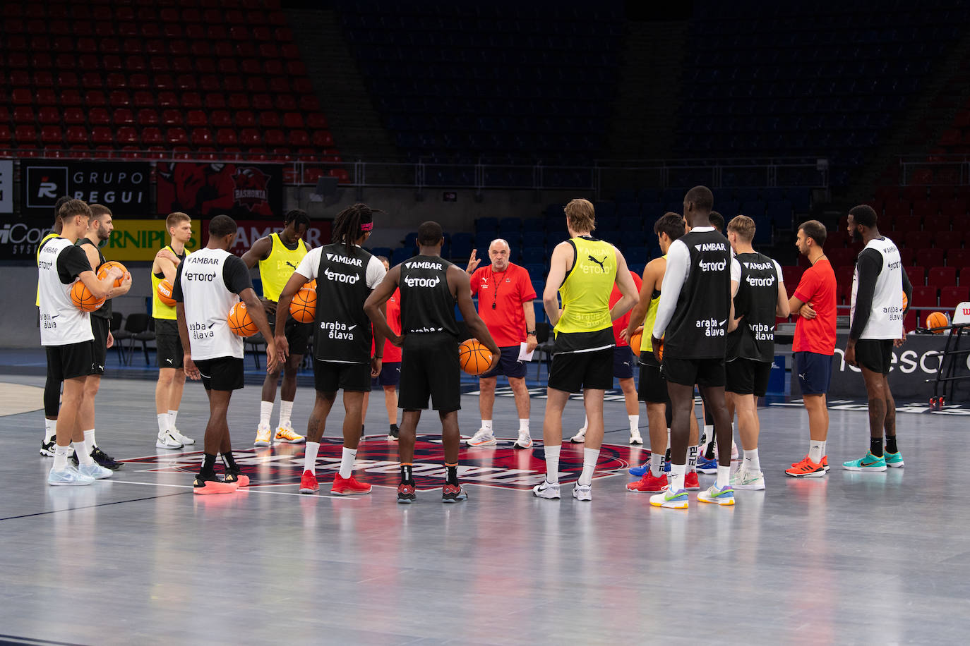 El primer entrenamiento de Laso como técnico del Baskonia, en imágenes