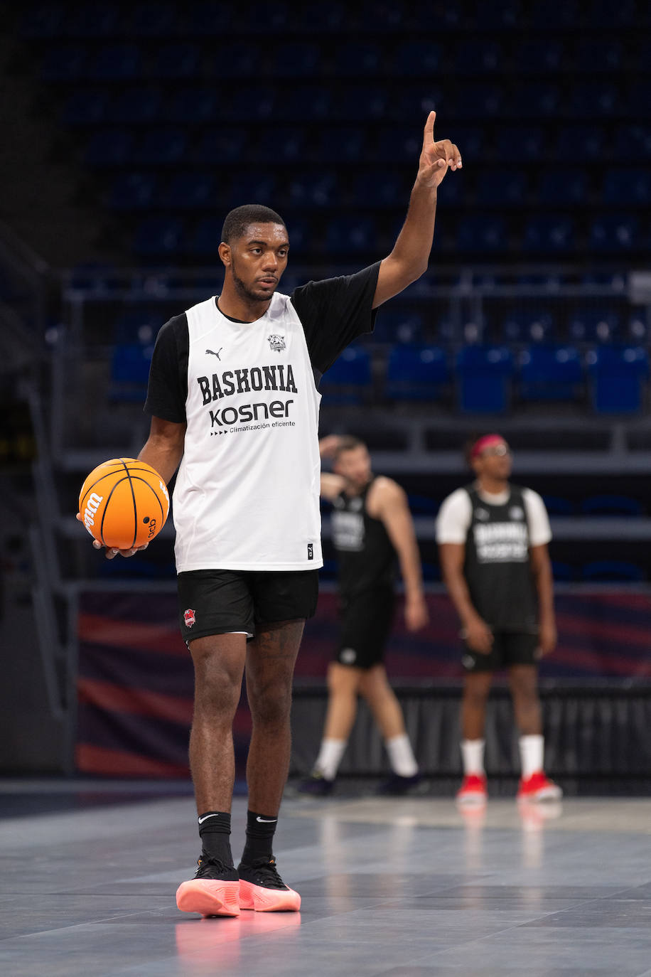 El primer entrenamiento de Laso como técnico del Baskonia, en imágenes