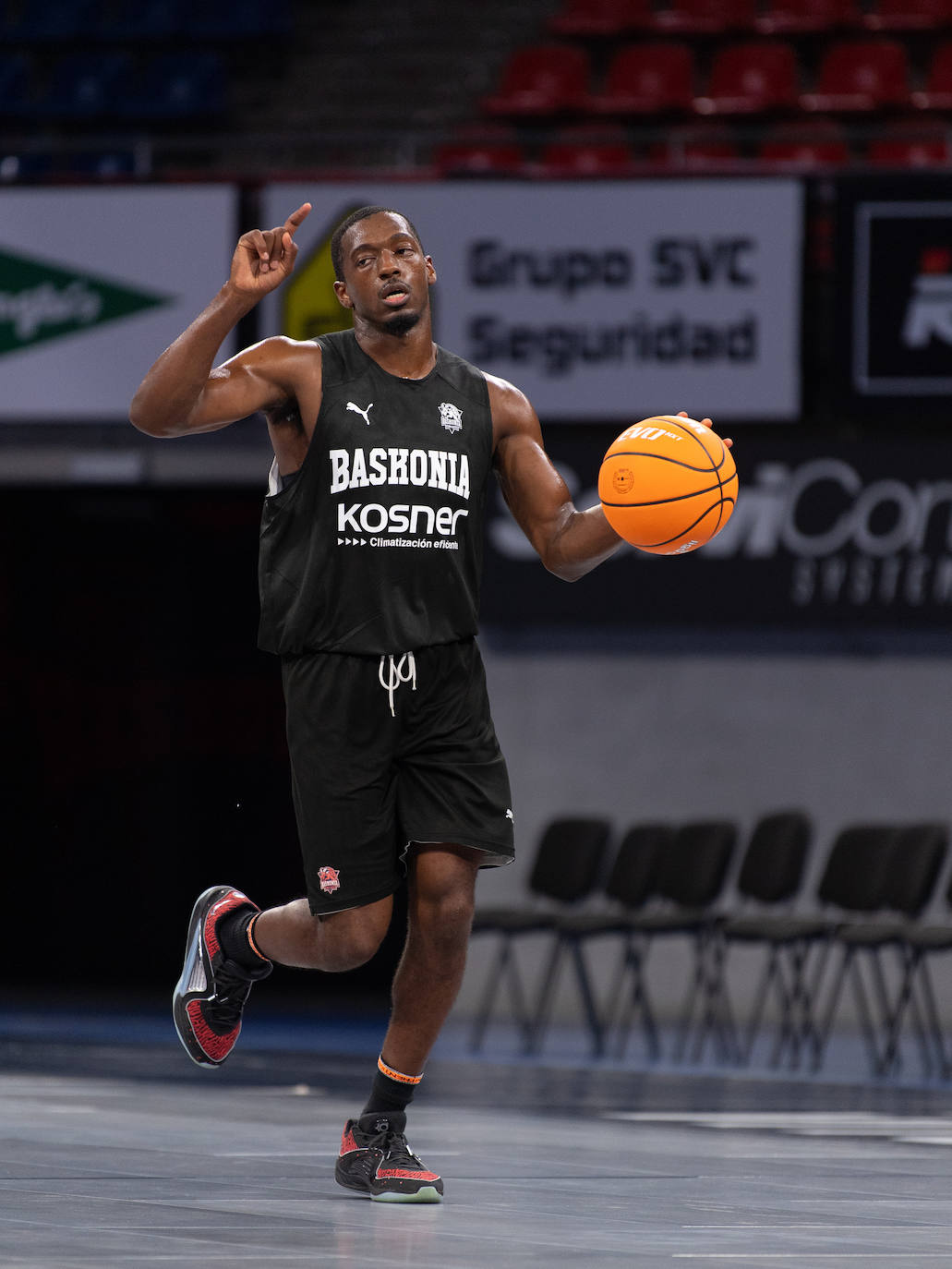 El primer entrenamiento de Laso como técnico del Baskonia, en imágenes