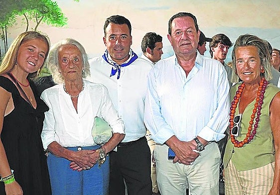 Carlota Ibarzabal, Elisa Osborne Domecq, Serafín Álvarez Campana Osborne, Luis Mora Figueroa, Eguzkiñe Magunagoikoetxea y Carlos Ibarzabal.