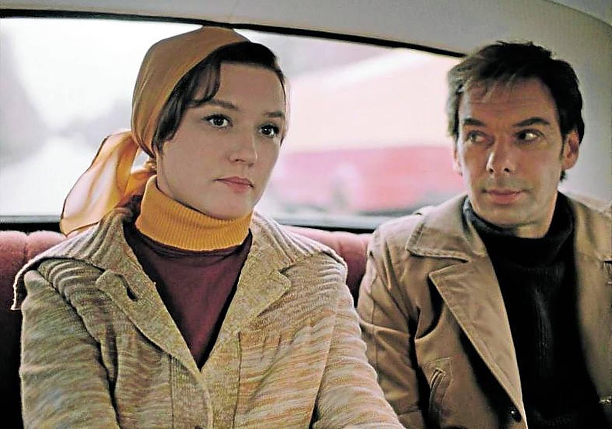 Aire libre. El rascacielos de 'La colina de los gorriones' que acoge el Festival de Jazz, espectadores en el parque Gorki y fotograma de 'Moscú no cree en las lágrimas'.