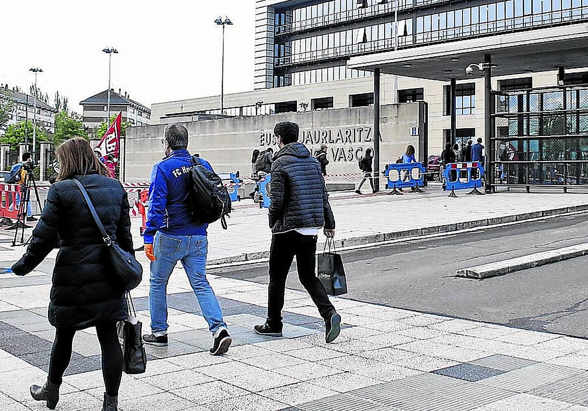 Sede administrativa del Gobierno vasco en el barrio vitoriano de Lakua.