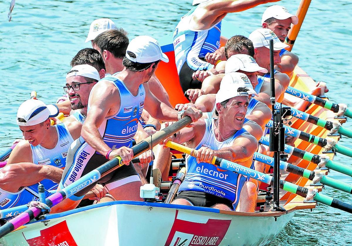 Lekittarra, en pleno esfuerzo durante una regata de esta temporada.