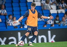 Pica calienta sobre el césped de Anoeta.