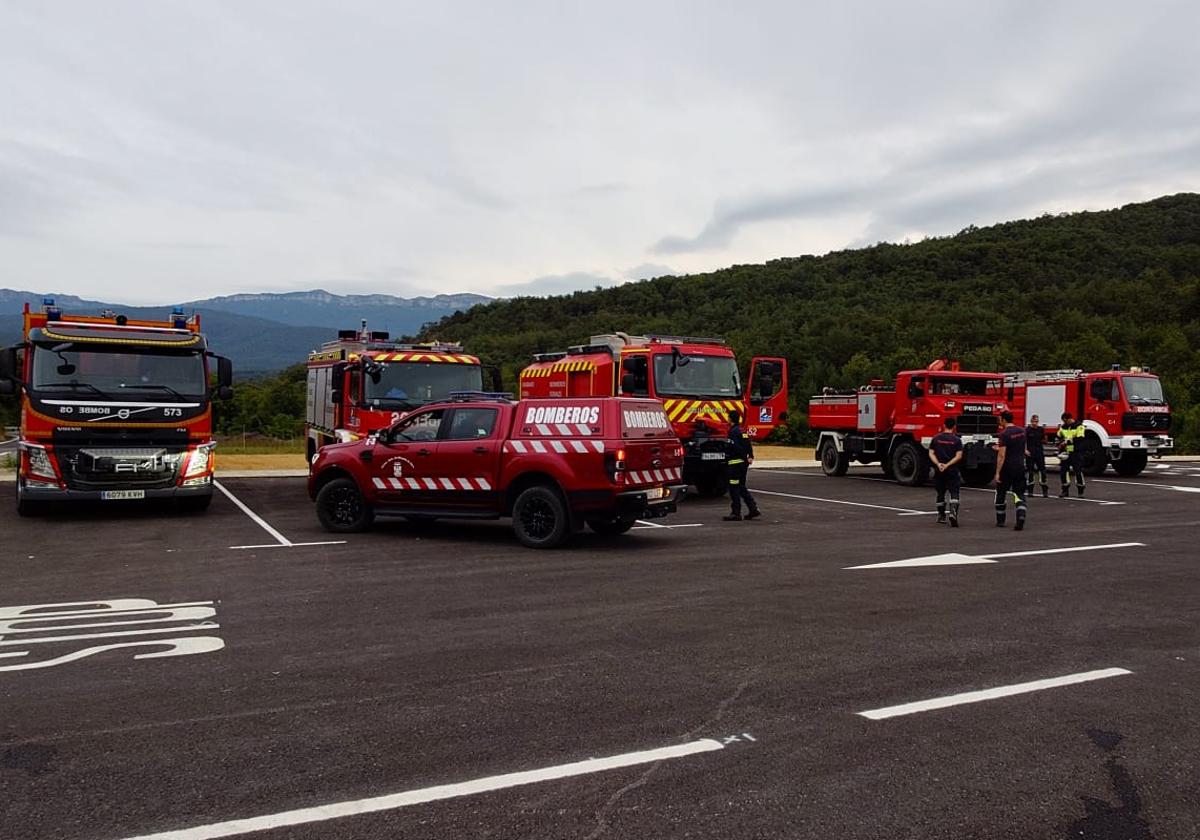 Medios terrestres que han colaborado en la extinción del fuego.