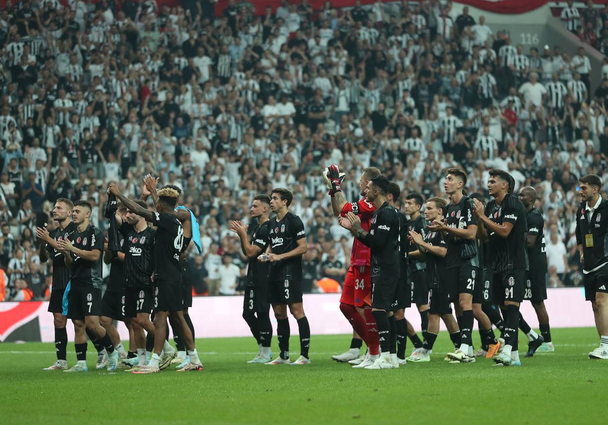 El Besiktas eliminó al Lugano para meterse en la fase de grupos.