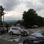Tres heridos tras chocar dos coches en un accidente de tráfico en Valdegovía