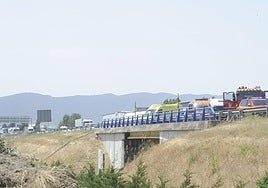 Finalizan las retenciones en la A1 en Vitoria producidas la avería de una autocaravana