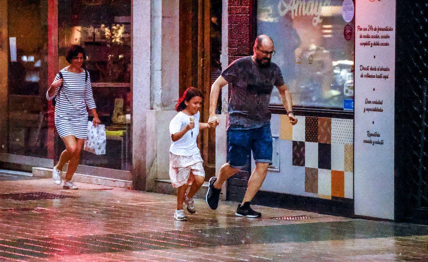 Vitoria cierra el sábado con fuertes lluvias