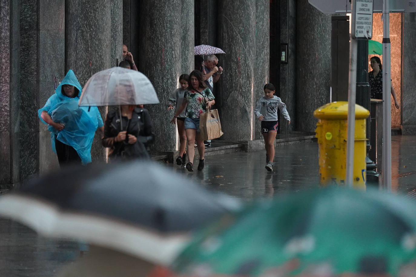 Vídeos: las tormentas barren Bizkaia