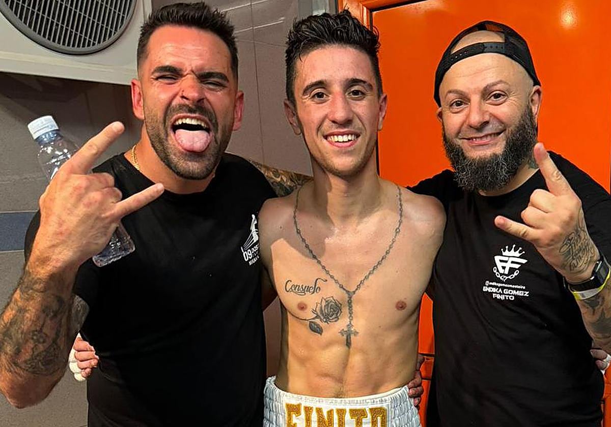 El burebano, con sus entrenadores mirandeses.