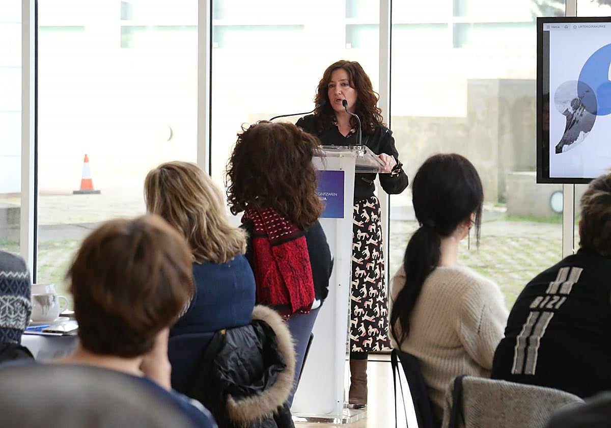 Idurre Eskisabel Euskalgintzaren Kontseiluko idazkari nagusia.