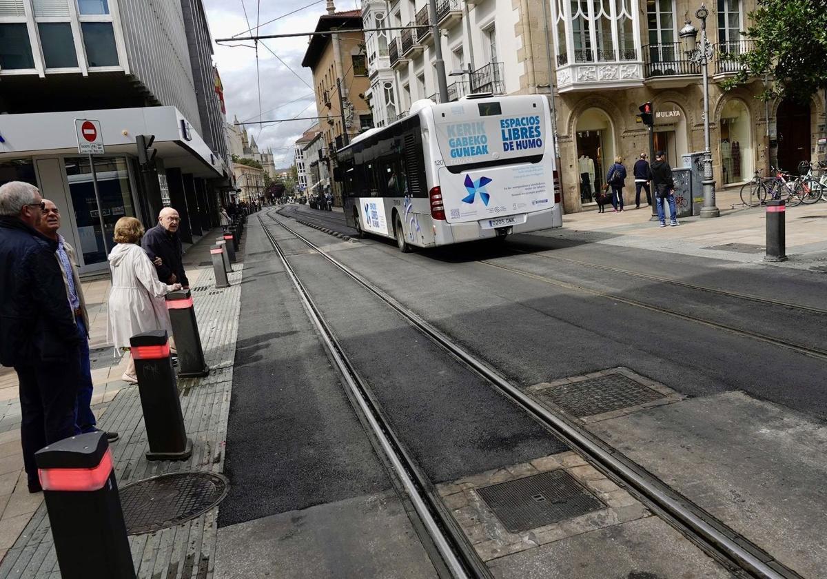 Así se ve el pavimento de la calle General Álava tras las obras.