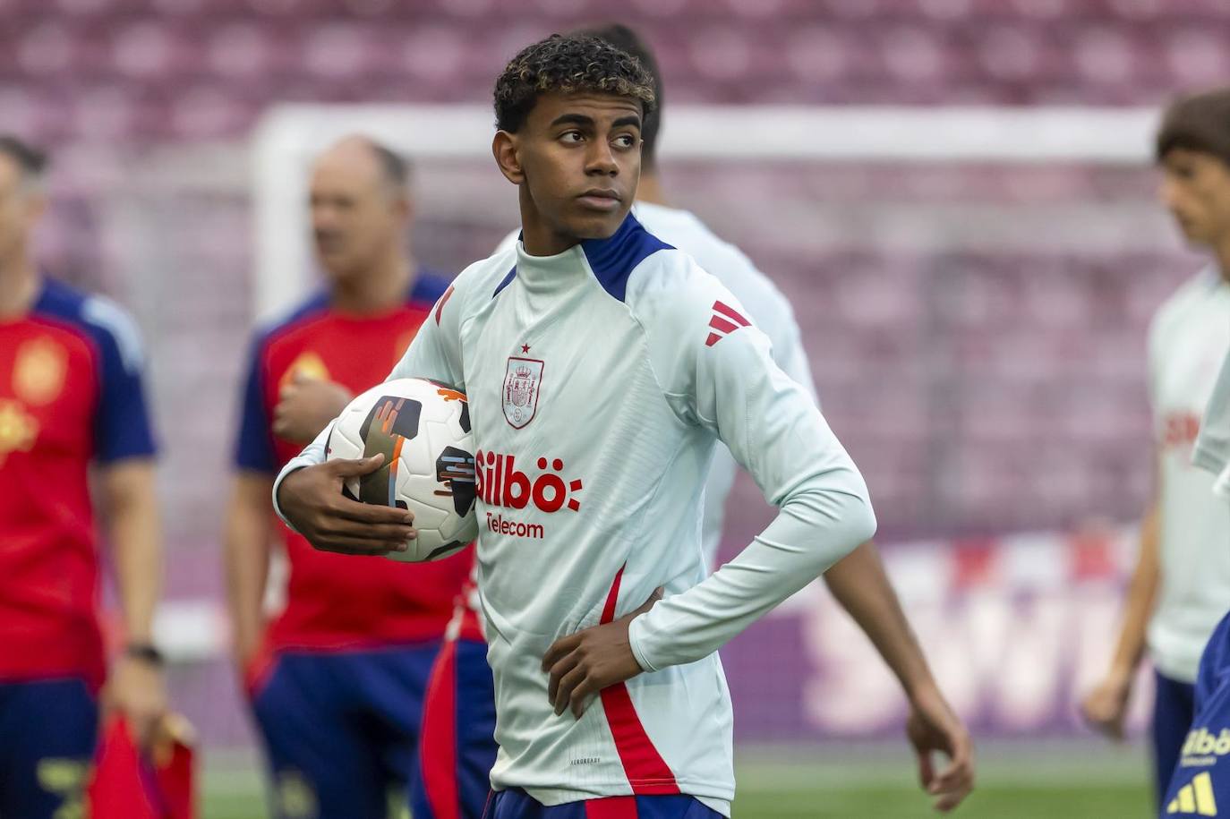 Lamine Yama en un entrenamiento con la Selección.