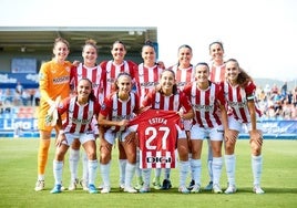 Las jugadoras del Athletic posaron con una camiseta de Estefa, la canterana con ficha del primer equipo recientemente lesionada de gravedad en su rodilla.