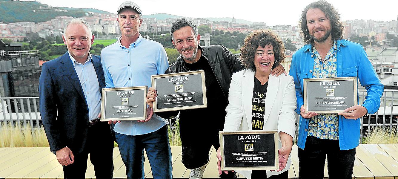Eduardo Saiz Lekue, Gaizka Aseguinolaza, Mikel Santiago, Gurutze Beitia y Florin Gradinaru.