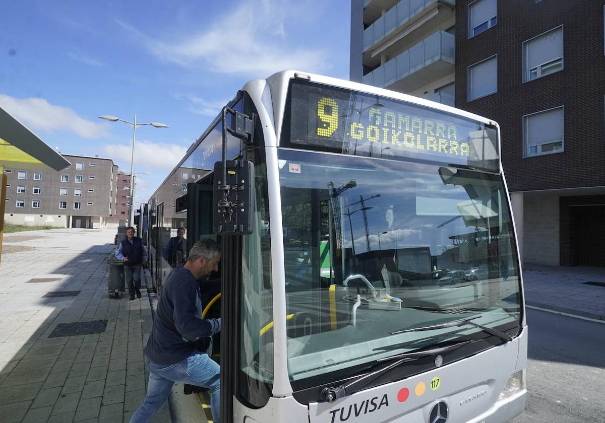 La línea 9 ya ha estrenado rotulación este lunes.