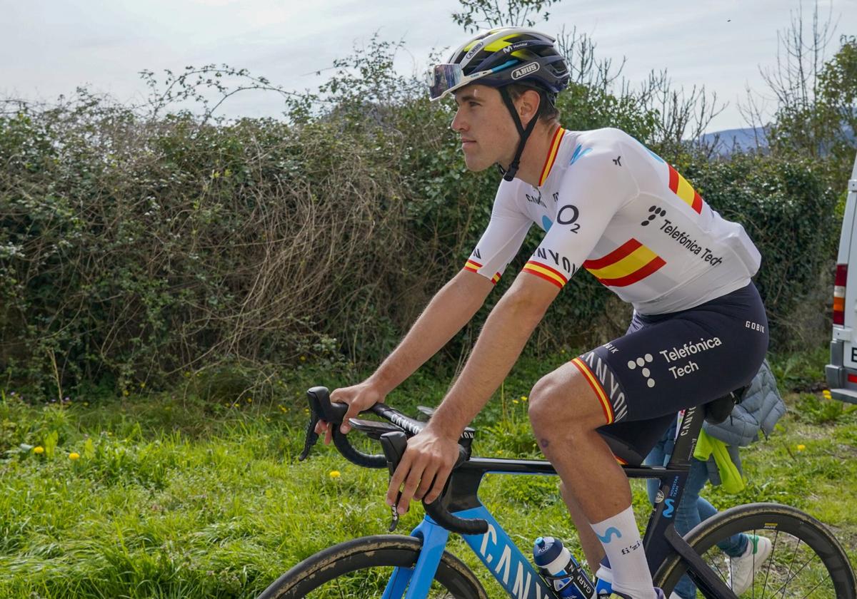 Oier Lazkano, con el maillot de Campeón de España.