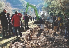 Exhumaciones en la fosa de Elía.