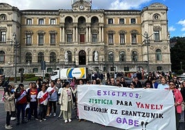 Bloque de viviendas donde la víctima vivía junto al atacante.