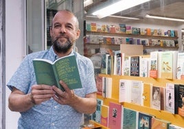 iñaki Martínez de Albéniz presentó su última obra en la librería bilbaína Anti.