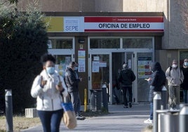 Las personas que pueden solicitar la nueva ayuda de 570 euros del Gobierno