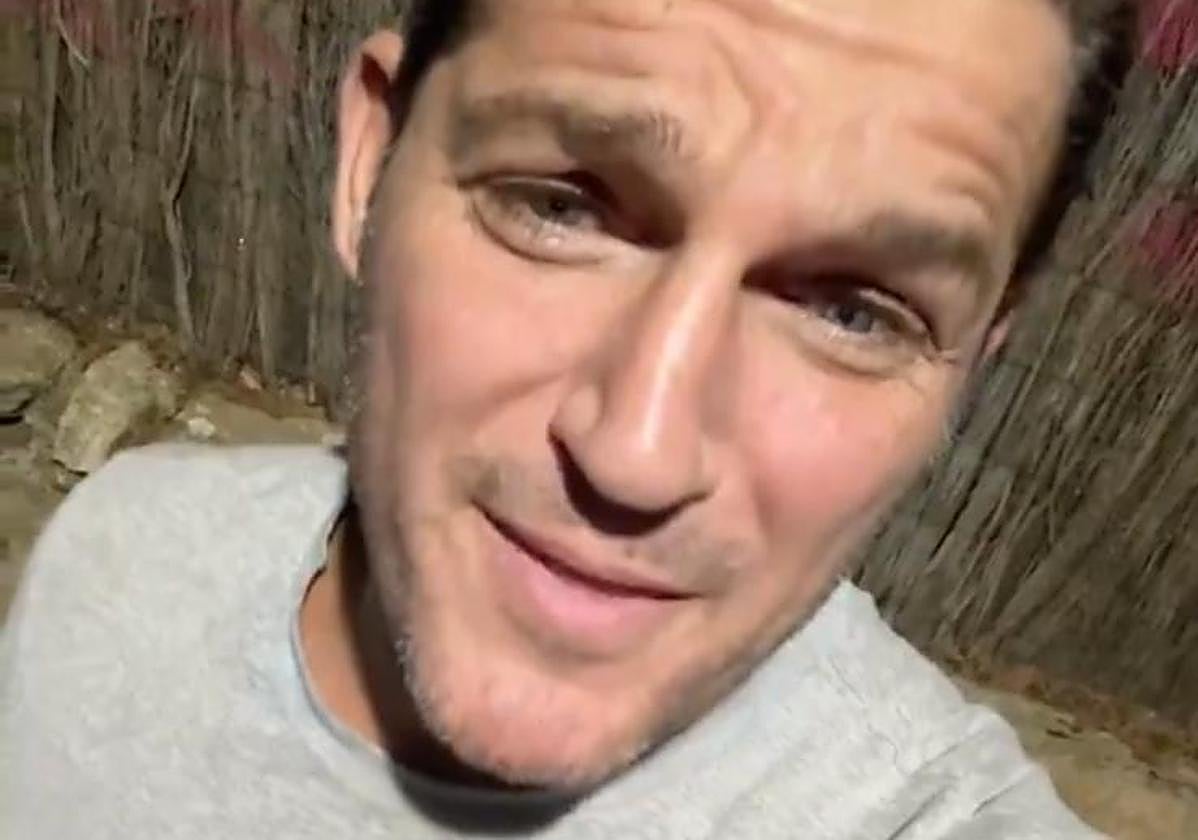 Un Manu Tenorio 'perjudicado' vuelve a hablar de los 'inquiokupas' y sus problemas con Hacienda