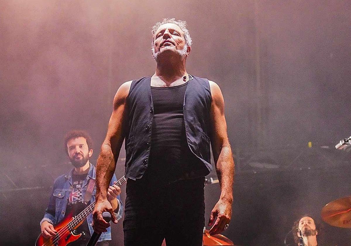 El patilludo Tarque tomando aire.